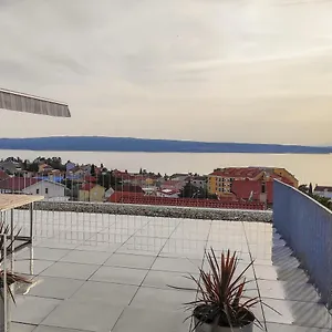 Apartman Drance 16, Selce